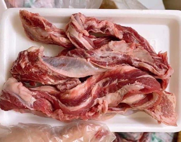 de suon bo sieu re chi 75.000 dong/kg ban tran lan, thuc chat la thit gi? - 3