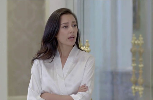 Nửa đêm nghe tiếng nước chảy róc rách, con dâu tỉnh dậy vội tìm xem thì há hốc với cảnh tượng...
