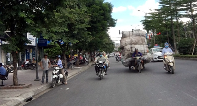 Trưa nắng là thời điểm phương tiện tự chế hoạt động để tránh sự kiểm soát của cơ quan chức năng