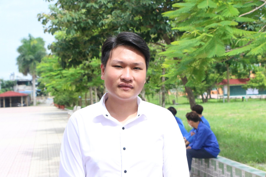 Nguyễn Văn Huy, thí sinh đến từ Trung tâm GDNN-GDTX huyện Mỹ Lộc đánh giá đề thi vừa sức. Nguyễn Văn Huy, thí sinh đến từ Trung tâm GDNN-GDTX huyện Mỹ Lộc đánh giá đề thi vừa sức.