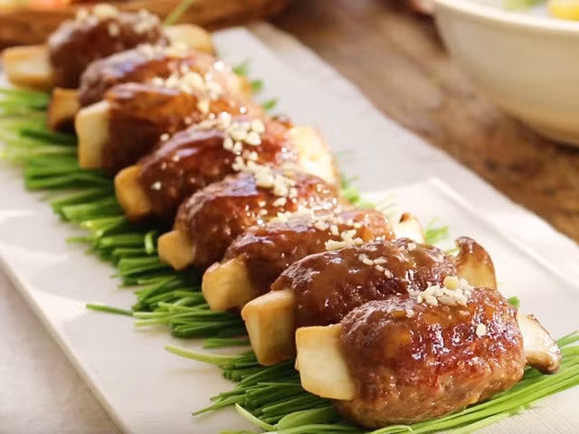 Cách làm thịt bò băm bọc nấm lạ miệng đưa cơm ảnh 3