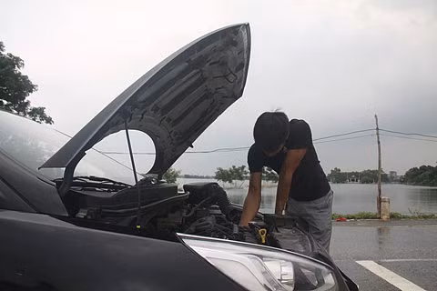 Thuỷ điện Hoà Bình xả lũ, đường ngoại thành Hà Nội ngập hơn nửa mét nước - Hình 7