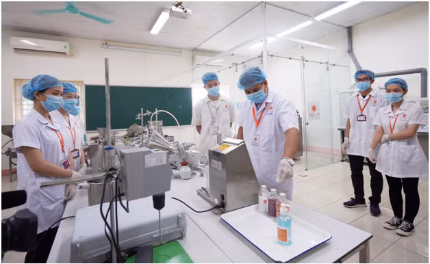 Học bổng Khuyến tài áp dụng với ngành Dược từ 26 điểm trở lên.