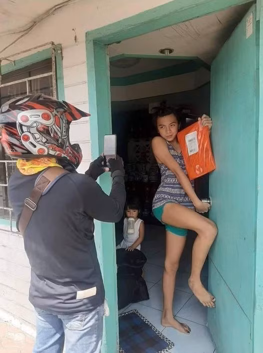 Khi shop yêu cầu nhận hàng phải check in.