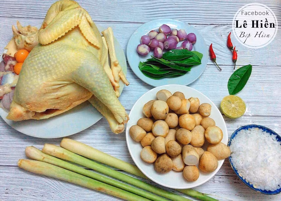 Mẹ đảm chỉ cách làm gà hấp muối bất bại, lại ngon đến lịm người ảnh 1