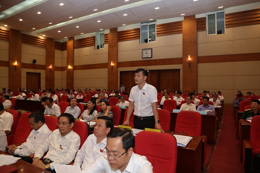 Các đại biểu chất vấn Chủ tịch UBND TP Hải Phòng