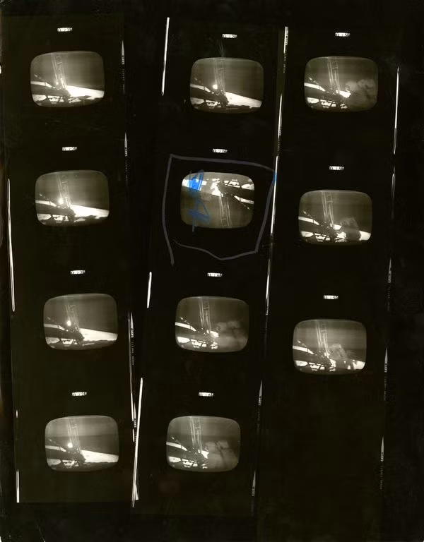 Hình ảnh TV được chuyển từ mặt trăng được chụp lại để lên trang nhất tờ The New York Times vào ngày 21/07/1969.