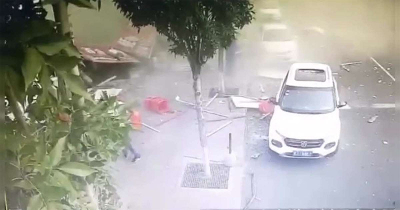 Ảnh chụp màn hình clip Kinh hoàng khoảnh khắc nhà hàng TQ nổ tung