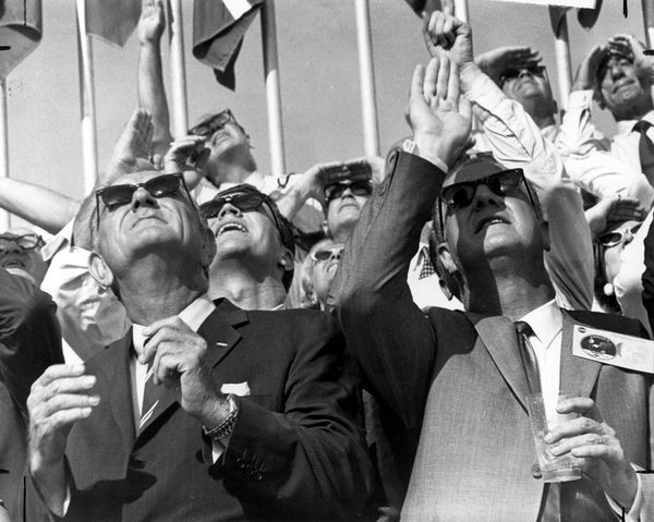 Phó thủ tướng Spiro T. Agnew và cựu thủ tướng Lyndon B. Johnson cũng có mặt.