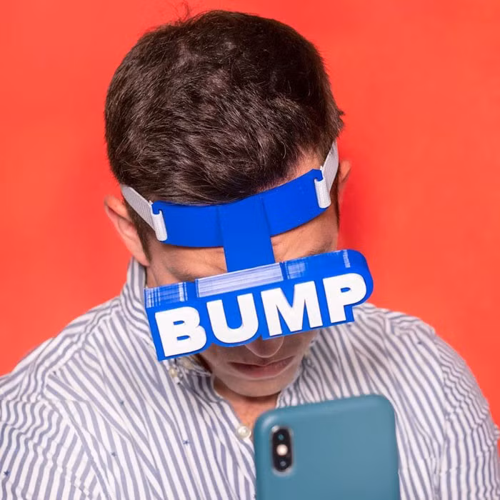 Phát minh giúp bạn tránh bị u đầu khi mải cắm đầu vào điện thoại.