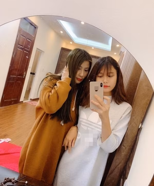 Mới ngày nào còn bé tí, con gái Hiệp Gà giờ đã ra dáng thiếu nữ với nụ cười duyên ơi là duyên