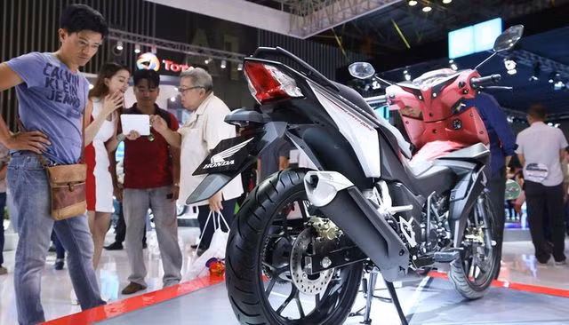 Hết thời tăng giá chém khách, xe máy ế ẩm chưa từng có - 2