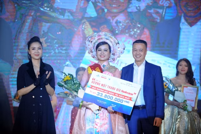 Nữ sinh Kinh tế Quốc dân đăng quang gương mặt trang bìa báo Sinh viên ảnh 2 Nữ sinh Kinh tế Quốc dân đăng quang gương mặt trang bìa báo Sinh viên ảnh 2