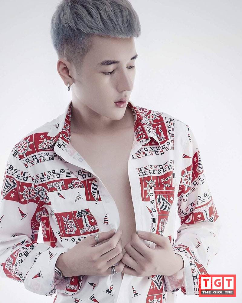 Đẹp trai như tạc tượng, 9x Hà Thành luôn bị nghi ngờ phẫu thuật thẩm mỹ ảnh 1 Đẹp trai như tạc tượng, 9x Hà Thành luôn bị nghi ngờ phẫu thuật thẩm mỹ ảnh 1