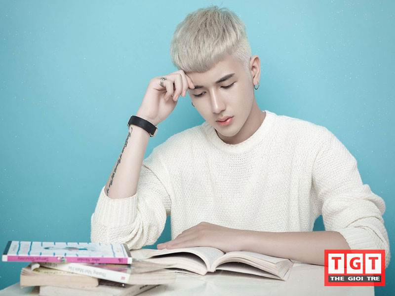 Đẹp trai như tạc tượng, 9x Hà Thành luôn bị nghi ngờ phẫu thuật thẩm mỹ ảnh 6 Đẹp trai như tạc tượng, 9x Hà Thành luôn bị nghi ngờ phẫu thuật thẩm mỹ ảnh 6