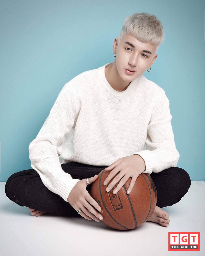 Đẹp trai như tạc tượng, 9x Hà Thành luôn bị nghi ngờ phẫu thuật thẩm mỹ ảnh 2 Đẹp trai như tạc tượng, 9x Hà Thành luôn bị nghi ngờ phẫu thuật thẩm mỹ ảnh 2