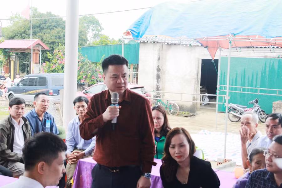 Nhà báo Triệu Ngọc Lâm - Tổng biên tập Báo GD&amp;TĐ phát biểu tại buổi lễ khánh thành nhà tình nghĩa cho 2 cháu Sang và Chính.