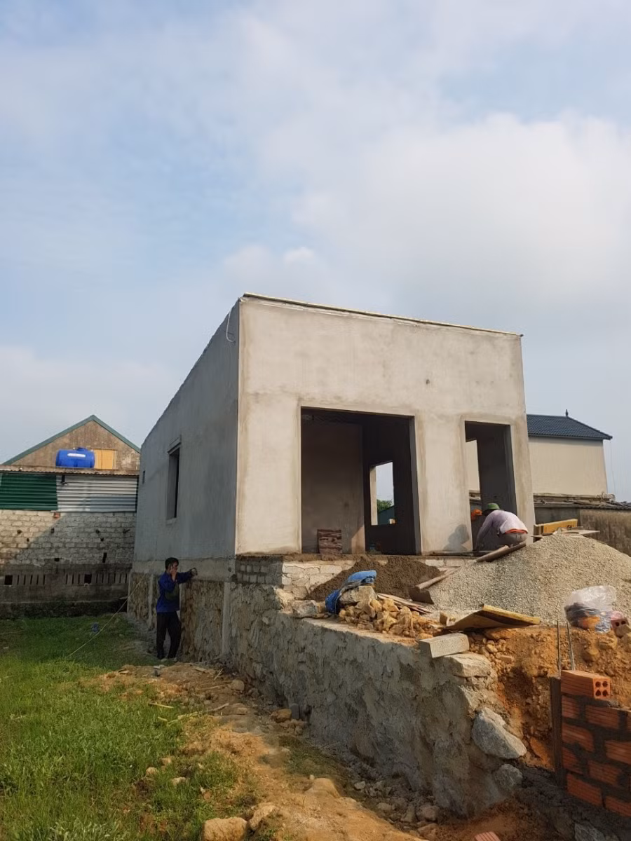 Căn nhà mơ ước của hai anh em mồ côi sắp hoàn thiện ảnh 2