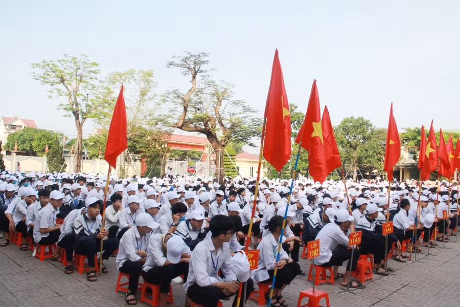 Học sinh Trường THPT Cẩm Bình.