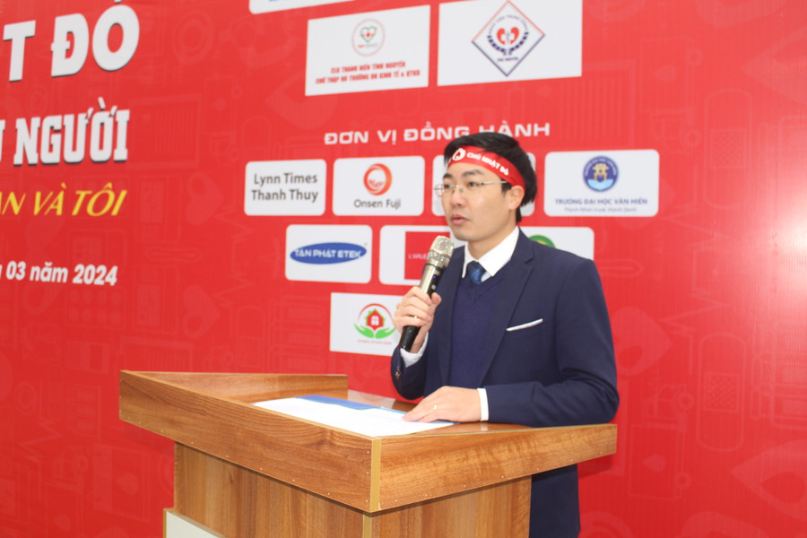 TS Lê Văn Hiếu, Bí thư Đoàn thanh niên, Chủ tịch Hội sinh viên Đại học Thái Nguyên. TS Lê Văn Hiếu, Bí thư Đoàn thanh niên, Chủ tịch Hội sinh viên Đại học Thái Nguyên.