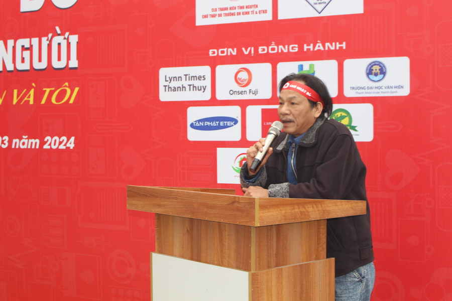 Nhà báo Lê Minh Toản, Phó Tổng Biên tập Báo Tiền Phong phát biểu tại chương trình. Nhà báo Lê Minh Toản, Phó Tổng Biên tập Báo Tiền Phong phát biểu tại chương trình.