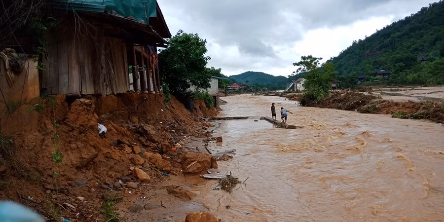 Mưa lũ tại bản Mường Piệt, Mường Phú, xã Thông Thụ, huyện Quế Phong