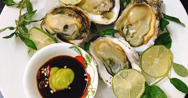 Xuất hiện thêm người tử vong do vi khuẩn ăn thịt người sau khi ăn hàu sống: Đây là những gì bạn cần biết! - Hình 1