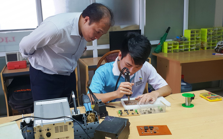 Thí sinh Việt Nam chuẩn bị gì cho Kỳ thi tay nghề điện tử thế giới? ảnh 1 Thí sinh Việt Nam chuẩn bị gì cho Kỳ thi tay nghề điện tử thế giới? ảnh 1