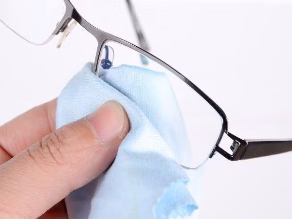 7 món đồ lau bằng khăn giấy sớm muộn gì cũng hỏng