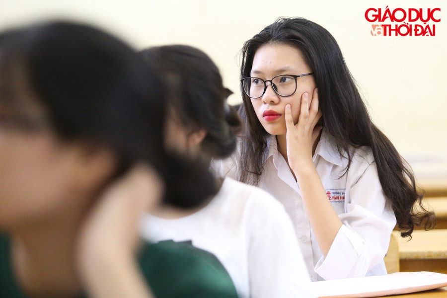 Một thoáng băn khoăn... Một thoáng băn khoăn...