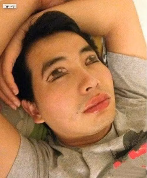 Vẫn đang còn tỉnh đó nha.