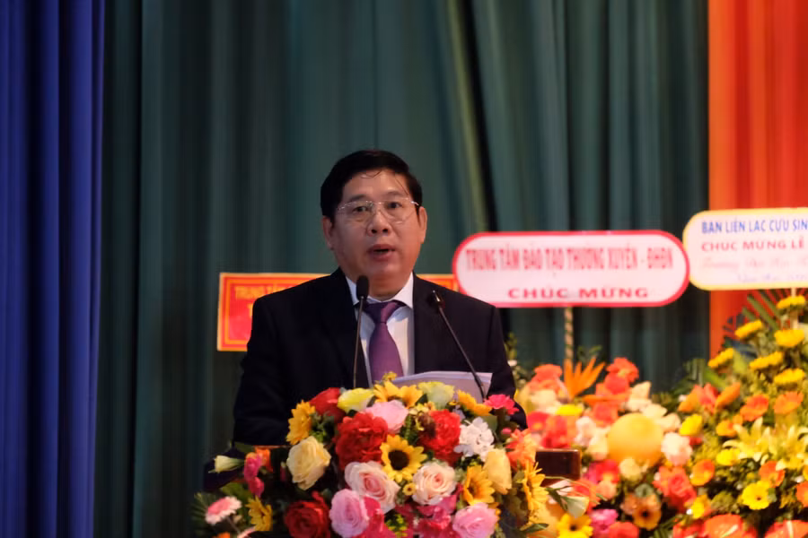 PGS.TS Nguyễn Mạnh Toàn – Hiệu trưởng Trường Đại học Kinh tế (ĐH Đà Nẵng) phát biểu tại Lễ Khai giảng