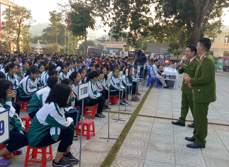 Tuyên truyền phòng chống bạo lực học đường trong trường học. Ảnh minh họa