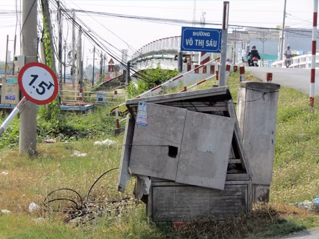 Công trình công cộng bị bỏ hoang (ảnh chụp ngày 4/4)