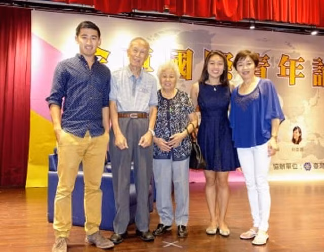 Lớp dạy sử dụng điện thoại thông minh cho các cụ ở Đài Loan - 3