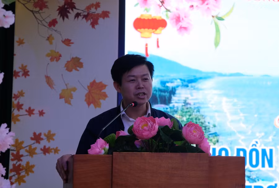 Ông Lê Hồng Quang, Chủ tịch UBND huyện Quan Sơn phát biểu tại buổi lễ.