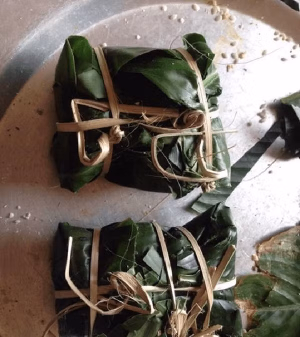 Để con gái “trông bánh chưng”, sáng ra mẹ hết hồn khi thấy cảnh này ảnh 6 con gai giu tron loi the “trong banh chung”, sang ra me het hon khi thay canh nay - 6