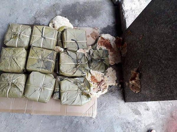 Để con gái “trông bánh chưng”, sáng ra mẹ hết hồn khi thấy cảnh này ảnh 3 con gai giu tron loi the “trong banh chung”, sang ra me het hon khi thay canh nay - 3