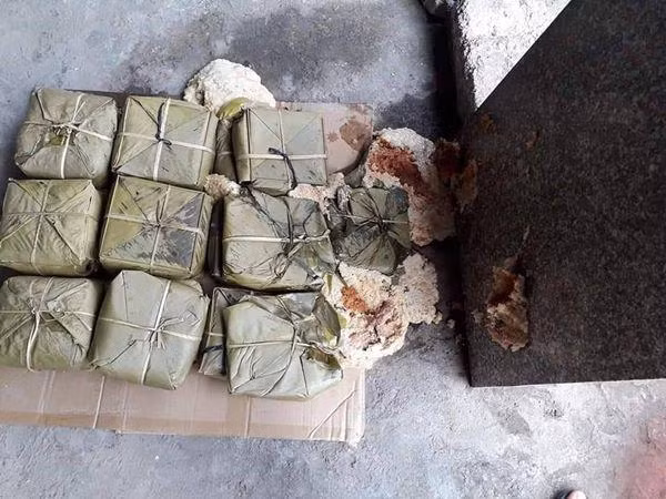 Để con gái “trông bánh chưng”, sáng ra mẹ hết hồn khi thấy cảnh này ảnh 3 con gai giu tron loi the “trong banh chung”, sang ra me het hon khi thay canh nay - 3