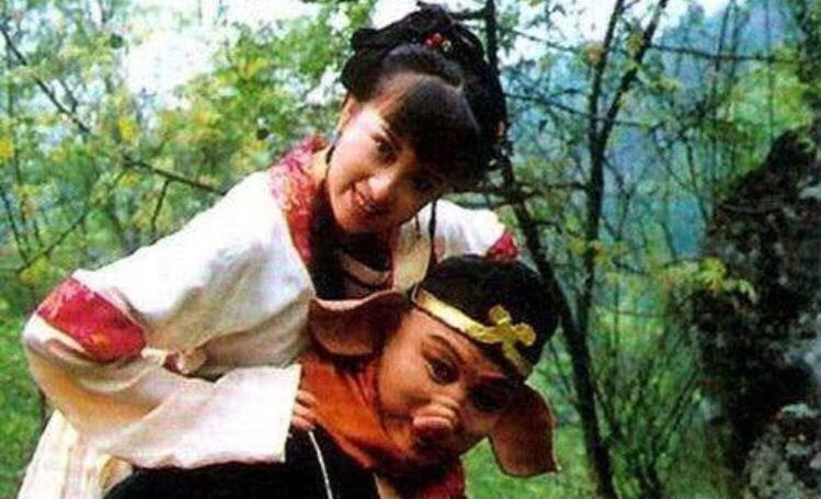 Loạt ảnh hậu trường hiếm có khó tìm của bộ sậu Tây Du Ký phiên bản 1986 bất ngờ lộ diện - Ảnh 9. Loạt ảnh hậu trường hiếm có khó tìm của bộ sậu Tây Du Ký phiên bản 1986 bất ngờ lộ diện - Ảnh 9.