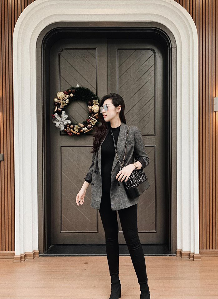 Không gian đón Tết đầy sang trọng, xa hoa của hai mỹ nhân Vbiz trong năm đầu về nhà chồng - Ảnh 9. Không gian đón Tết đầy sang trọng, xa hoa của hai mỹ nhân Vbiz trong năm đầu về nhà chồng - Ảnh 9.