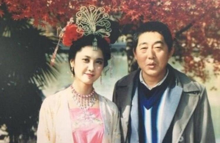 Loạt ảnh hậu trường hiếm có khó tìm của bộ sậu Tây Du Ký phiên bản 1986 bất ngờ lộ diện - Ảnh 8. Loạt ảnh hậu trường hiếm có khó tìm của bộ sậu Tây Du Ký phiên bản 1986 bất ngờ lộ diện - Ảnh 8.