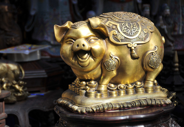 Năm Hợi, ngắm “heo vàng” ở chợ đồ cổ Hàng Lược ảnh 4