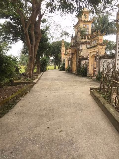  Con đường được làng Quang Ốc đắp trong một đêm. 