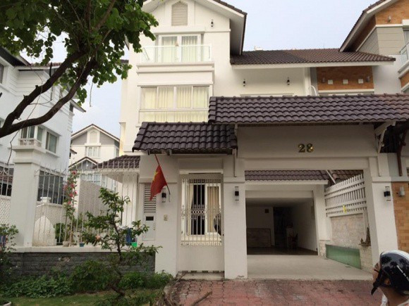 Biệt thự xa hoa của 6 mỹ nhân Việt khiến ai cũng trầm trồ ảnh 5 choang-ngop-voi-dinh-thu-xa-hoa-nhu-cung-dien-cua-dan-my-nhan-viet-2