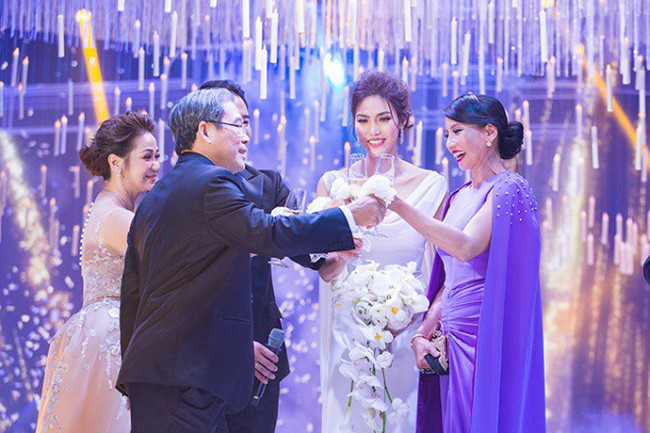 Làm dâu nhà đại gia, loạt mỹ nhân Việt đình đám được mẹ chồng đối xử thế nào? - Ảnh 6. Làm dâu nhà đại gia, loạt mỹ nhân Việt đình đám được mẹ chồng đối xử thế nào? - Ảnh 6.