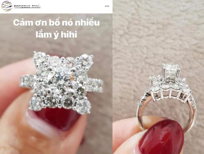Sự thật chuyện Hồng Quế khoe nhẫn kim cương 500 triệu do chồng cũ tặng ảnh 2 Sự thật chuyện Hồng Quế khoe nhẫn kim cương 500 triệu do chồng cũ tặng ảnh 2