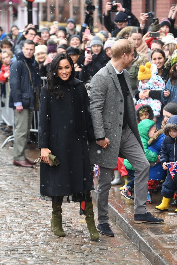 Bất chấp tin đồn Meghan mang thai giả, Hoàng tử Harry đã âm thầm chứng minh, bảo vệ vợ bằng hành động này - Ảnh 2. Bất chấp tin đồn Meghan mang thai giả, Hoàng tử Harry đã âm thầm chứng minh, bảo vệ vợ bằng hành động này - Ảnh 2.