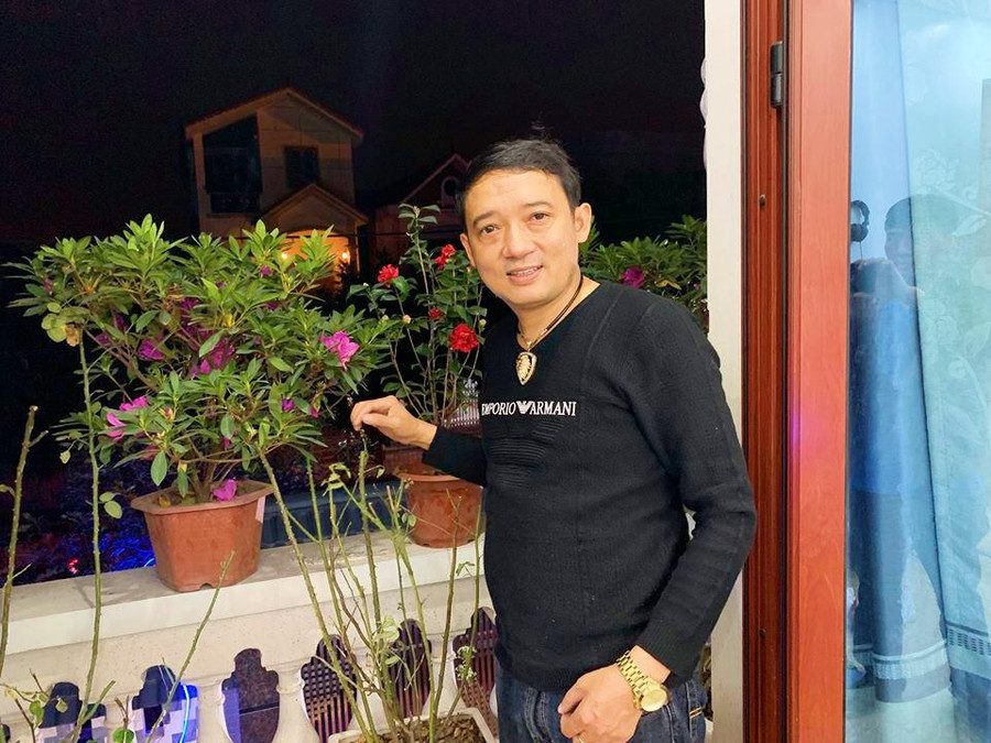 Căn nhà tiền tỷ "ngập" đồ gỗ của danh hài Chiến Thắng ảnh 5 can nha tien ty nhu cua hang do go cua danh hai chien thang ruc ro don tet ky hoi - 5