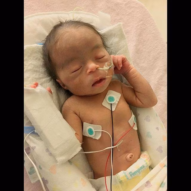 Khoảnh khắc con gái 4 tháng tuổi ngừng thở, người mẹ này đã nhận ra một điều khiến bản thân mãi không thể quên được - Ảnh 3.